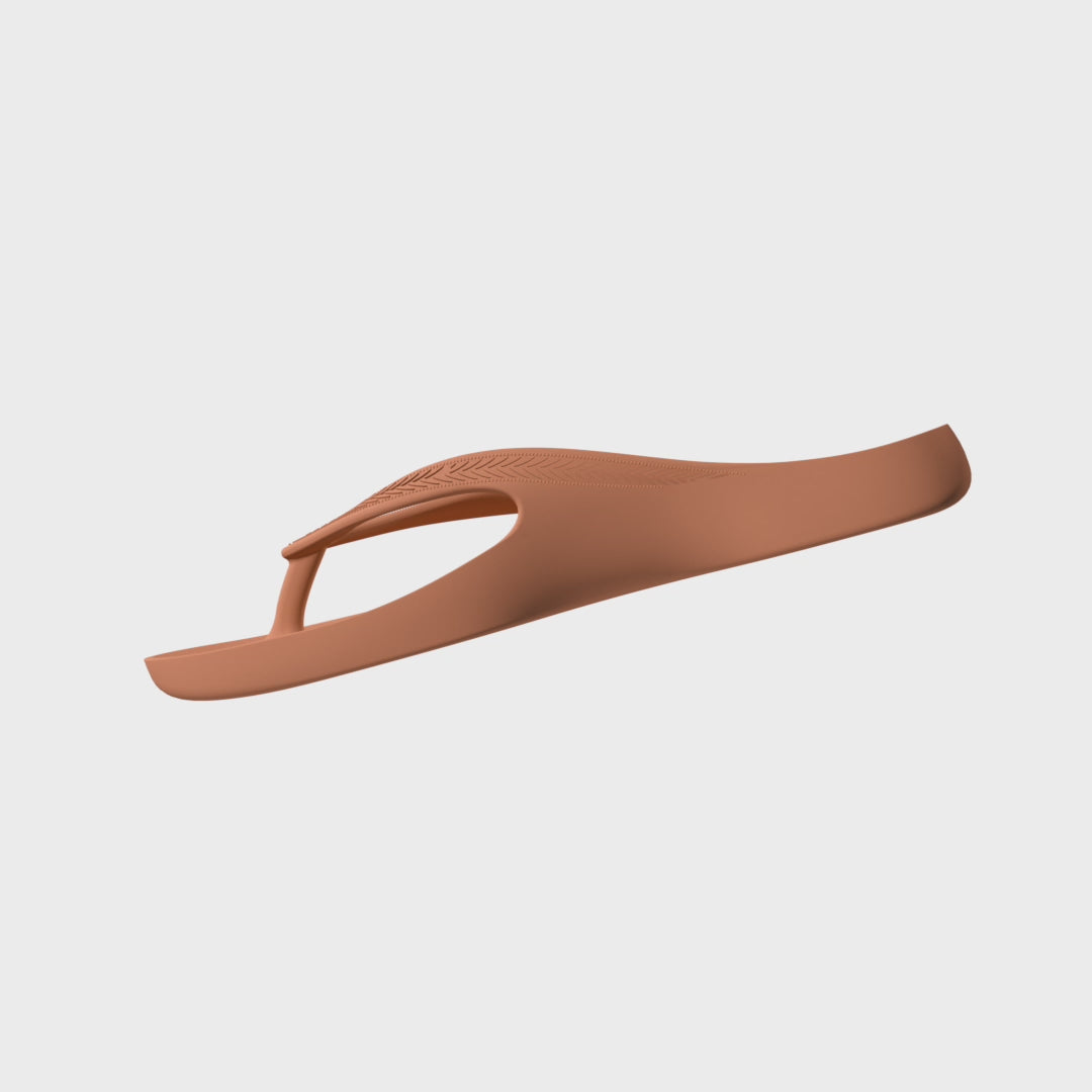 Lightfeet Arch Support Thong in Peach rotating 360 degrees